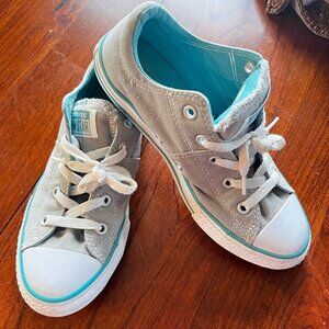 Converse All-Stars Chuck Taylor Low Top‎ Sneakers- Youth 3